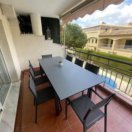 Amazing Apartment For Families Up To 6 Persons Benalmádena Exteriör bild