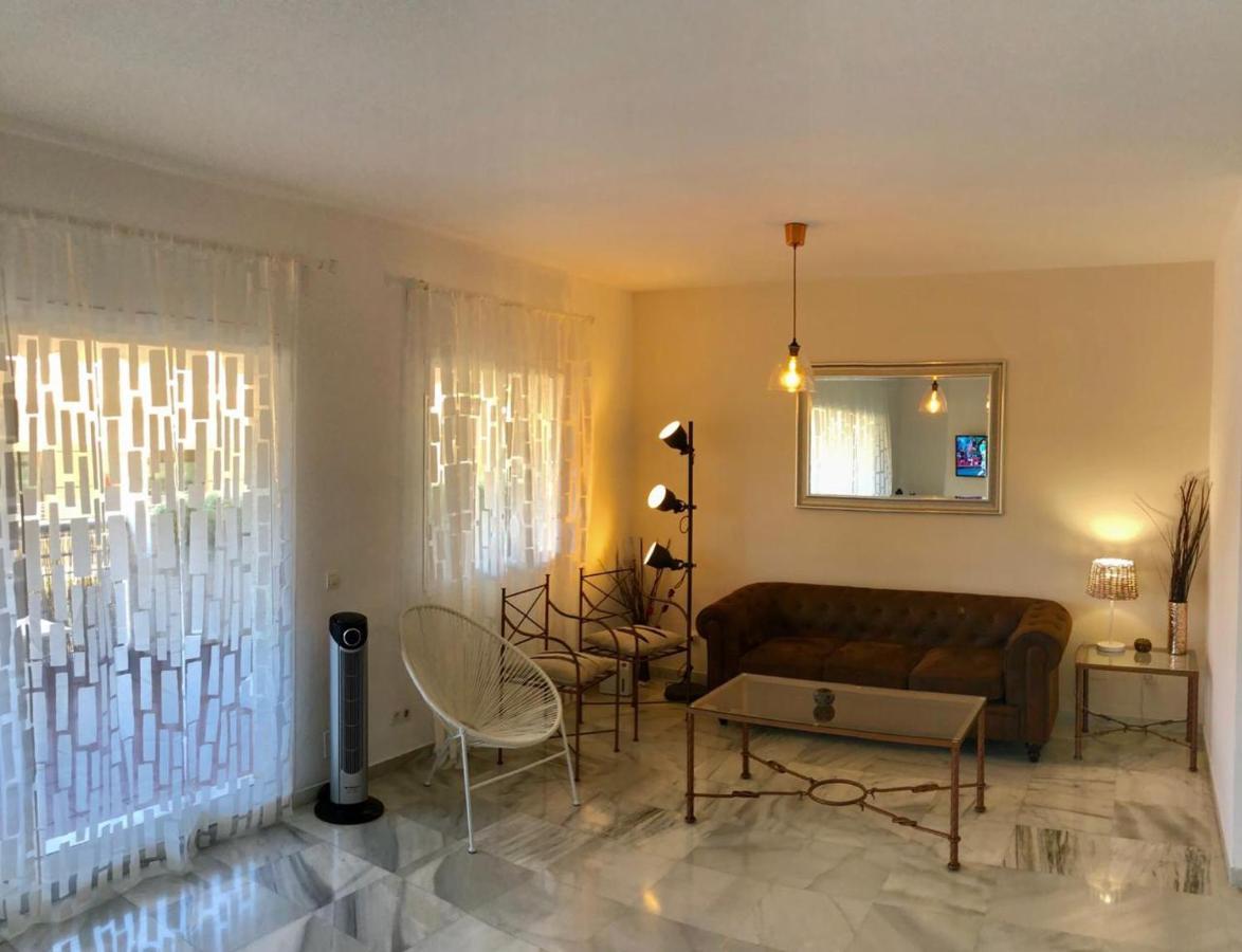 Amazing Apartment For Families Up To 6 Persons Benalmádena Exteriör bild