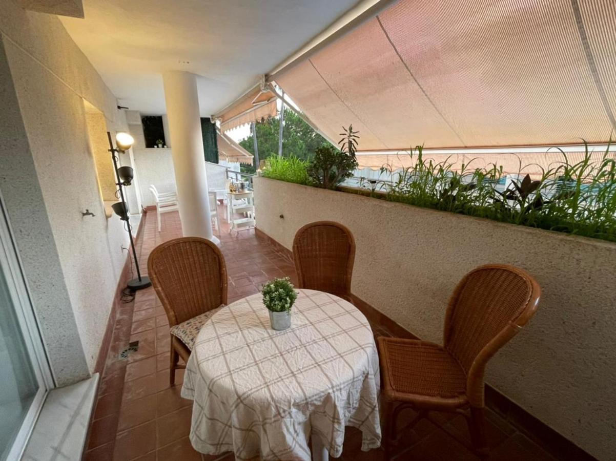 Amazing Apartment For Families Up To 6 Persons Benalmádena Exteriör bild