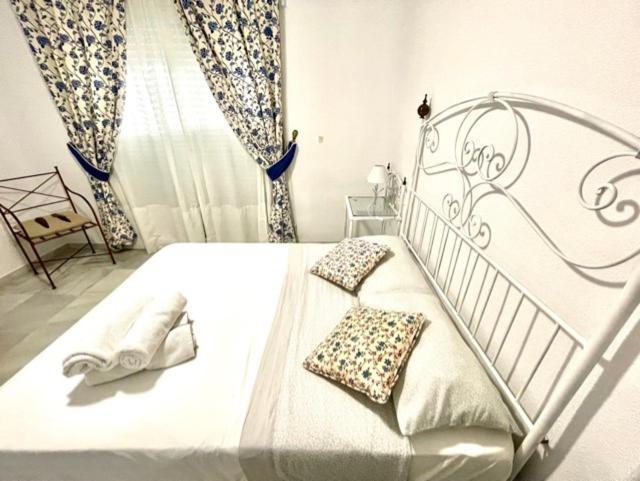 Amazing Apartment For Families Up To 6 Persons Benalmádena Exteriör bild